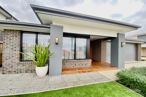 6 Buchanan Bvd, Armstrong Creek, VIC 3217