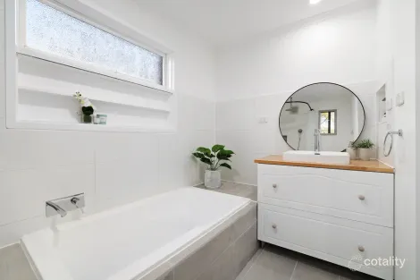 Property photo of 15 Helen Road Ferntree Gully VIC 3156