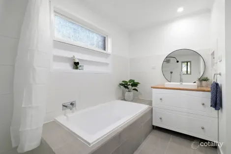 Property photo of 15 Helen Road Ferntree Gully VIC 3156