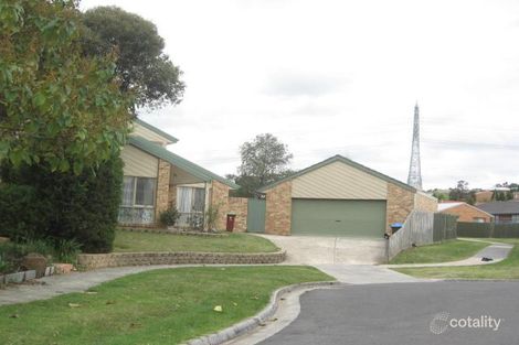 Property photo of 2 Rola Close Endeavour Hills VIC 3802