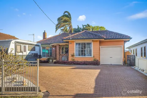 Property photo of 93 Reddall Parade Lake Illawarra NSW 2528