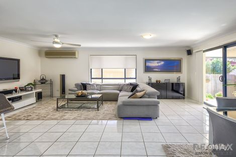 Property photo of 19 Greenhaven Crescent Kuraby QLD 4112