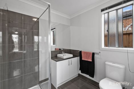 Property photo of 5 Bronte Street Cranbourne West VIC 3977