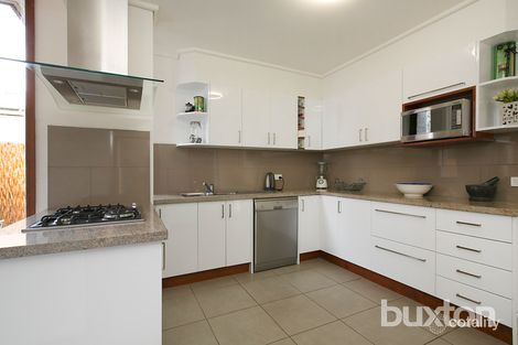 2/98 Warrigal Rd, Parkdale, VIC 3195