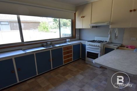 2/14 Romney St, Wendouree, VIC 3355