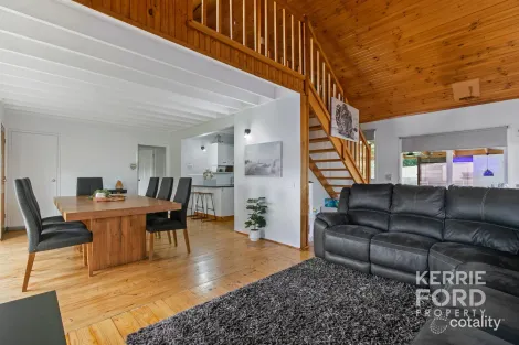 4 Stewart St, Toongabbie, VIC 3856