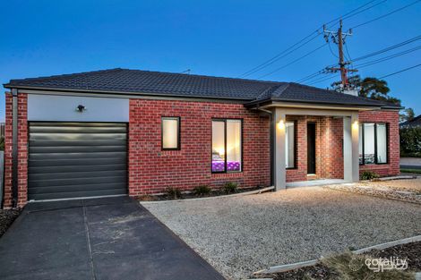 Property photo of 17 Mount Eagle Way Wyndham Vale VIC 3024