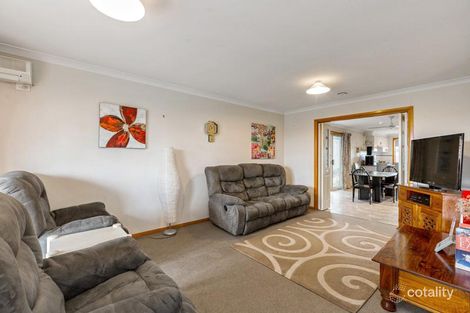 Property photo of 11 Woodyard Court Altona Meadows VIC 3028