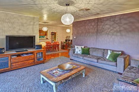 Property photo of 8 Sunshine Avenue Turvey Park NSW 2650