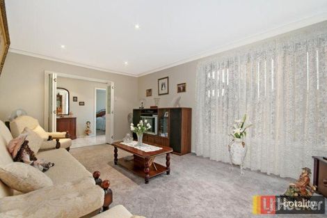 Property photo of 9 Valencia Crescent Toongabbie NSW 2146