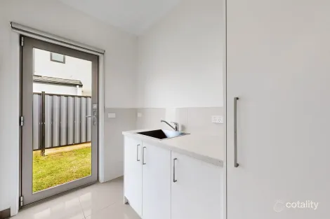 Property photo of 2/38 Main Road Clayton South VIC 3169
