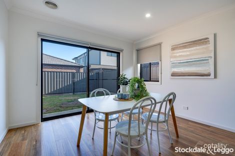Property photo of 24 Rialto Circuit Craigieburn VIC 3064
