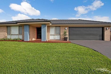 7 Majestic Rd, Largs, NSW 2320