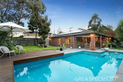 8 BUSHY CT, LANGWARRIN, VIC 3910