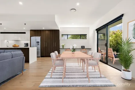 18 Tasmania Ave, Newport, QLD 4020