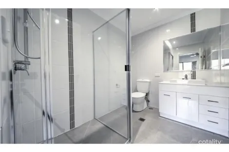 Property photo of 2/41 Waterview Drive Lammermoor QLD 4703