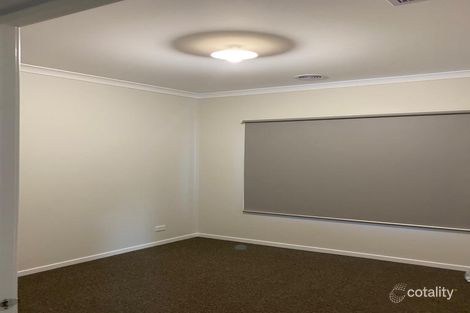 Property photo of 48 Azadi Crescent Strathtulloh VIC 3338