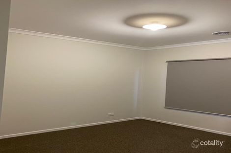 Property photo of 48 Azadi Crescent Strathtulloh VIC 3338