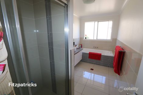 Property photo of 4/15 Murndal Place Bourkelands NSW 2650