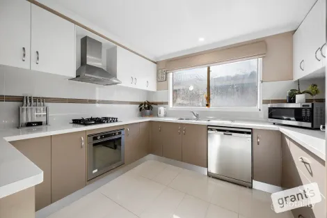 Property photo of 14 Norman Place Narre Warren VIC 3805