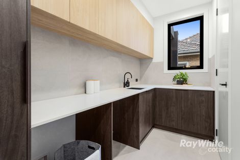 Property photo of 12B Carolyn Street Hampton VIC 3188
