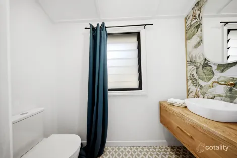 Property photo of 16 Baxter Street West End QLD 4810