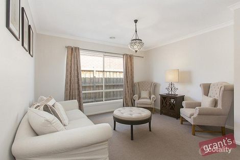 Property photo of 13 Yammerbook Way Cranbourne East VIC 3977
