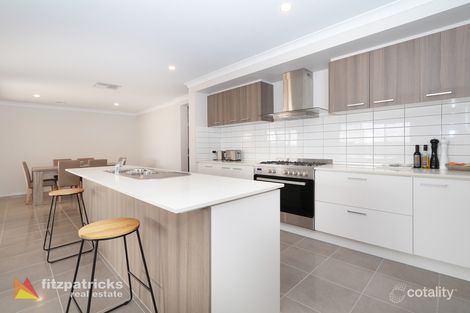 Property photo of 25 Tantoon Circuit Forest Hill NSW 2651