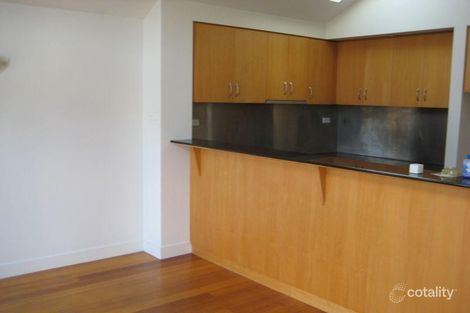 21 Gordon Cres, Kensington, VIC 3031