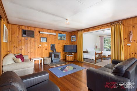 Property photo of 51 Red Rocks Road Cowes VIC 3922