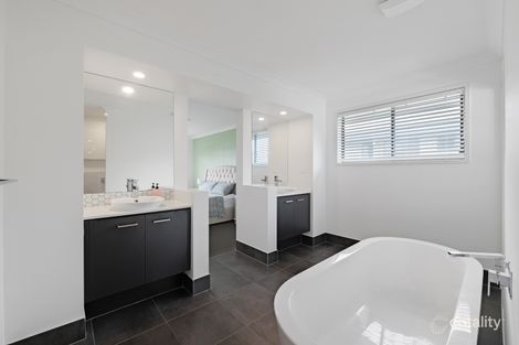 Property photo of 20 Windsor Drive Upper Kedron QLD 4055