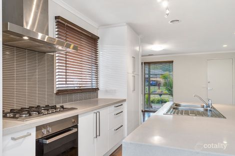 Property photo of 26 Girvan Circuit Endeavour Hills VIC 3802