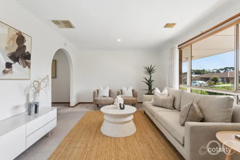 Property photo of 8 Marrington Circuit Morphett Vale SA 5162