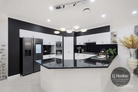 Property photo of 20 Glengarry Drive Glenmore Park NSW 2745