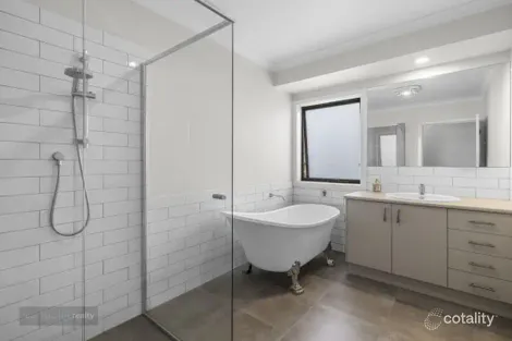 Property photo of 17 Royal Place Leongatha VIC 3953