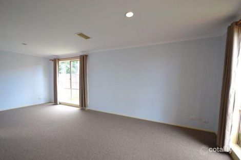 Property photo of 3 Julia Court Cranbourne North VIC 3977