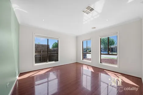 Property photo of 19 Bridlepath Drive Truganina VIC 3029