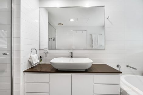 Property photo of 307/2 Creek Street Coolangatta QLD 4225