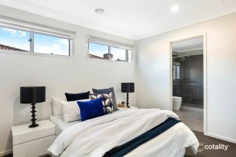 Property photo of 31 The Woods Boulevard Mickleham VIC 3064