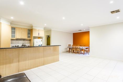 Property photo of 2/8 Lorraine Court Hillside VIC 3037