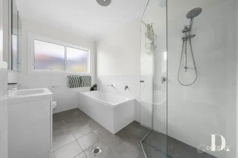 Property photo of 17 Mussared Close Coffs Harbour NSW 2450