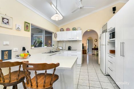 Property photo of 17 Grimes Close Kanimbla QLD 4870
