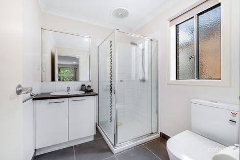 Property photo of 4 Greenview Court Cranbourne North VIC 3977