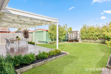 Property photo of 2 Fiddian Court Altona Meadows VIC 3028