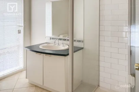 Property photo of 4 Perrivale Drive Shepparton VIC 3630