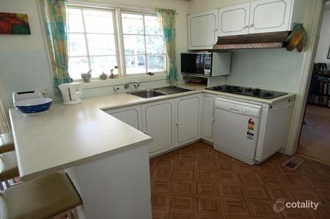 Property photo of 10 Camellia Place Crestwood NSW 2620