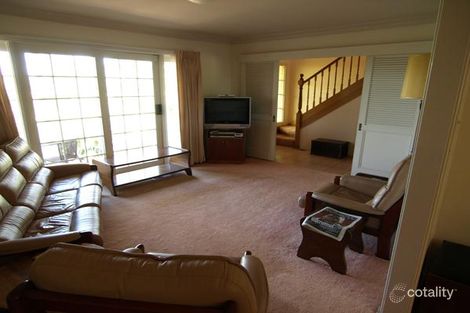 Property photo of 10 Camellia Place Crestwood NSW 2620