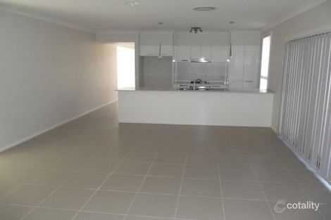 Property photo of 48 Sovereign Circuit Glenfield NSW 2167