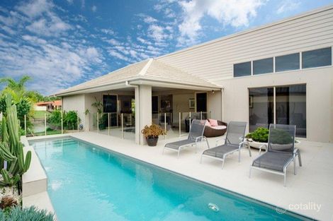 Property photo of 2116 Fernlea Close Hope Island QLD 4212