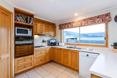 Property photo of 19 Mulquiney Crescent Highton VIC 3216